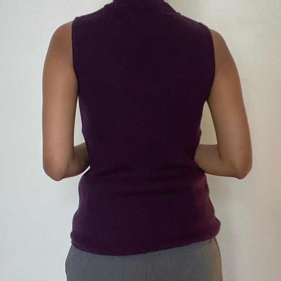 Purple wine woollen knit turtleneck sleeveless top. - Picture 4 of 4